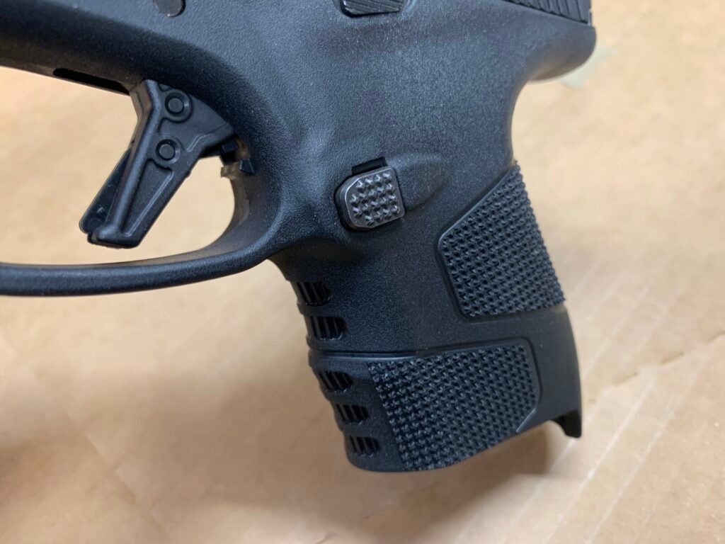 Mossberg MC2sc grip