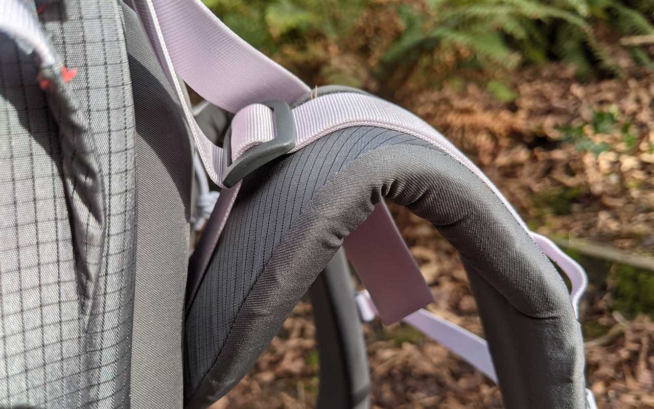 Even after several backpacking trips and moving the connection point for the load lifters back, the Big Agnes Garnet’s straps retained their original crease point. 