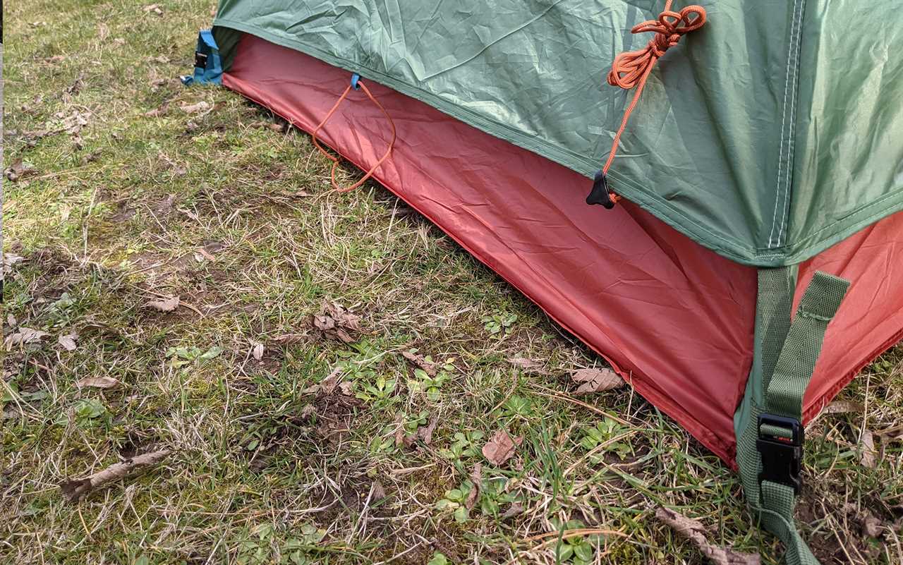 Color-coded corners make the Kelty Discovery Trail easy for beginners to set up.