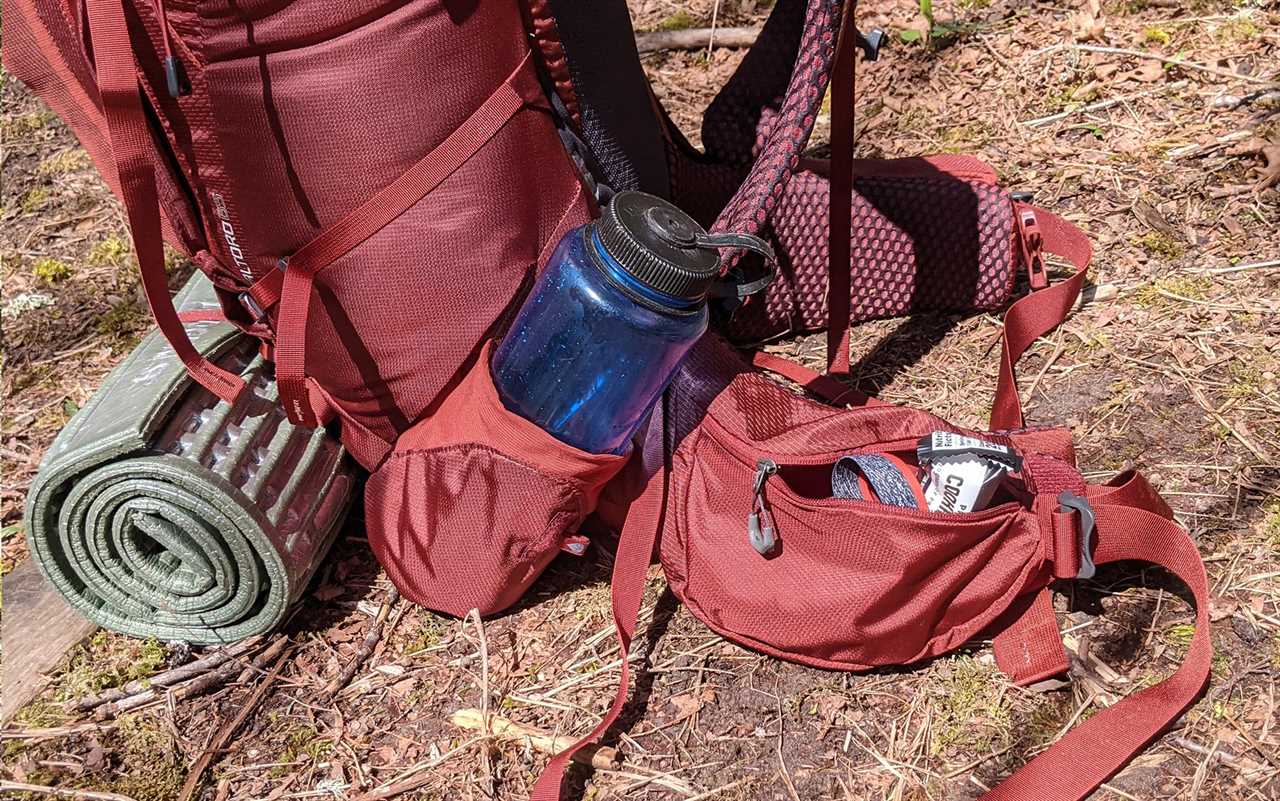 The pre-curved hip belt worked well for both Diana and Rebecca, but not for Jason. Diana also noted that it was nice to be able to “grab my water bottle, take a swig, and put it back in the pouch without taking my pack off.”