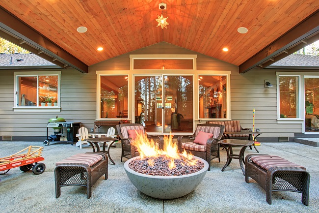 Creating an Outdoor Entertainment Space with a Fire Feature