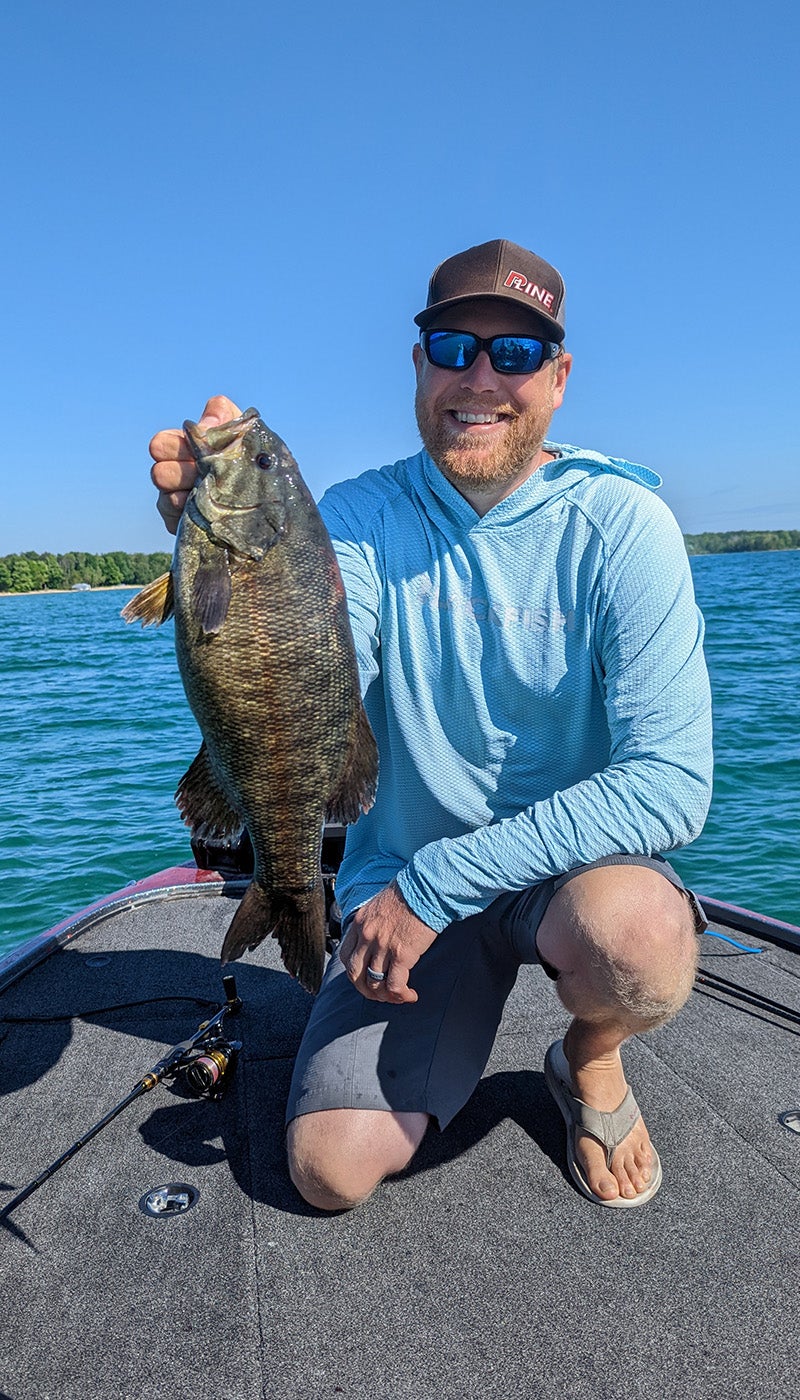 largemouth bass vs smallmouth, elliott with smallmouth bass