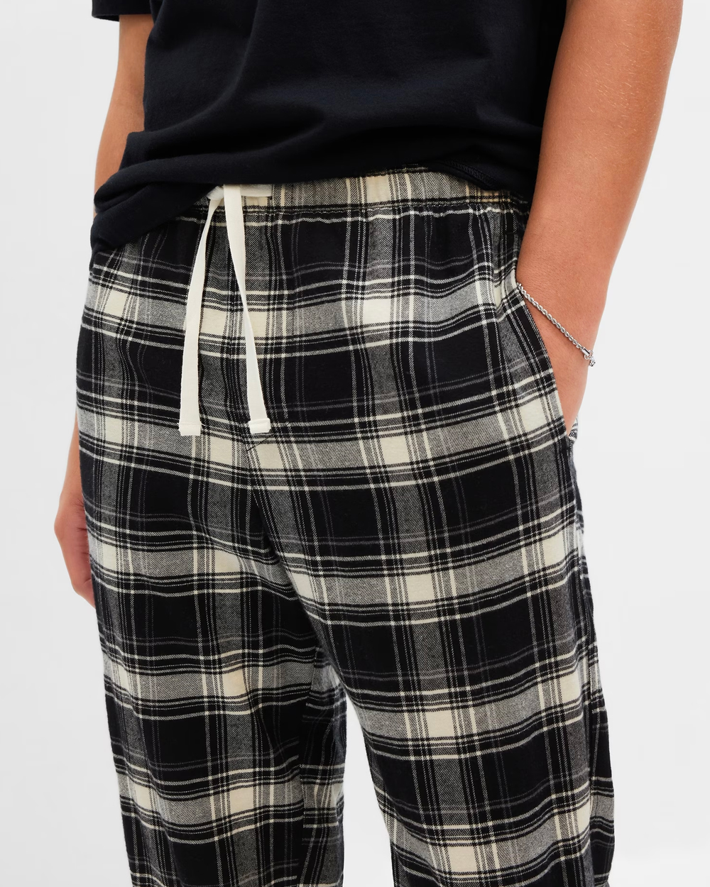 10 Brands Making Stylish Lounge Pants You Can Wear Outside The House