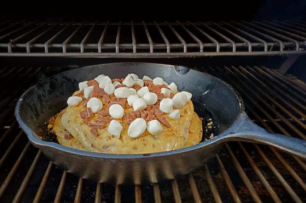 pellet-grill-cake-on-grill