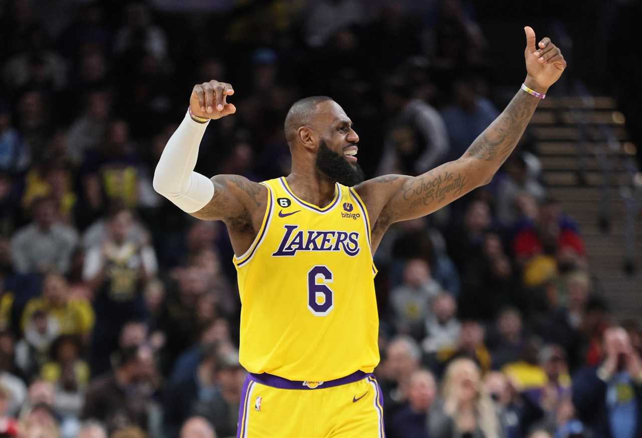 INDIANAPOLIS, INDIANA - FEBRUARY 02: LeBron James #6 of the Los Angeles Lakers against the Indiana Pacers at Gainbridge Fieldhouse on February 02, 2023 in Indianapolis, Indiana. NOTE TO USER: User expressly acknowledges and agrees that, by downloading and/or using this photograph, User is consenting to the terms and conditions of the Getty Images License Agreement. (Photo by Andy Lyons/Getty Images)