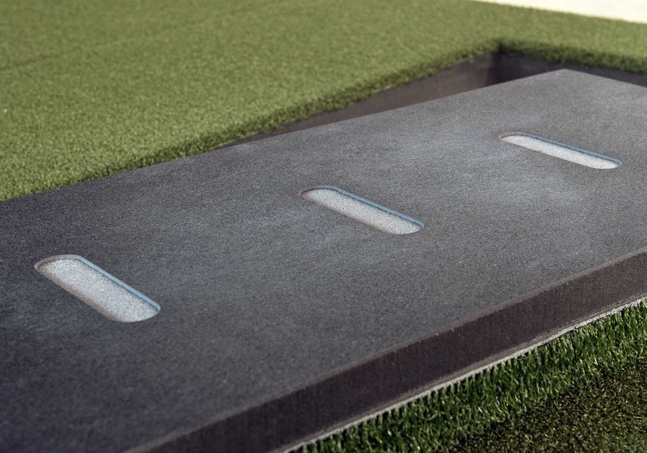 The SIGPRO Soft golf mat insert