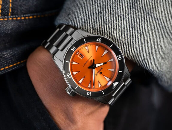 Nodus Retrospect III in Flare Orange