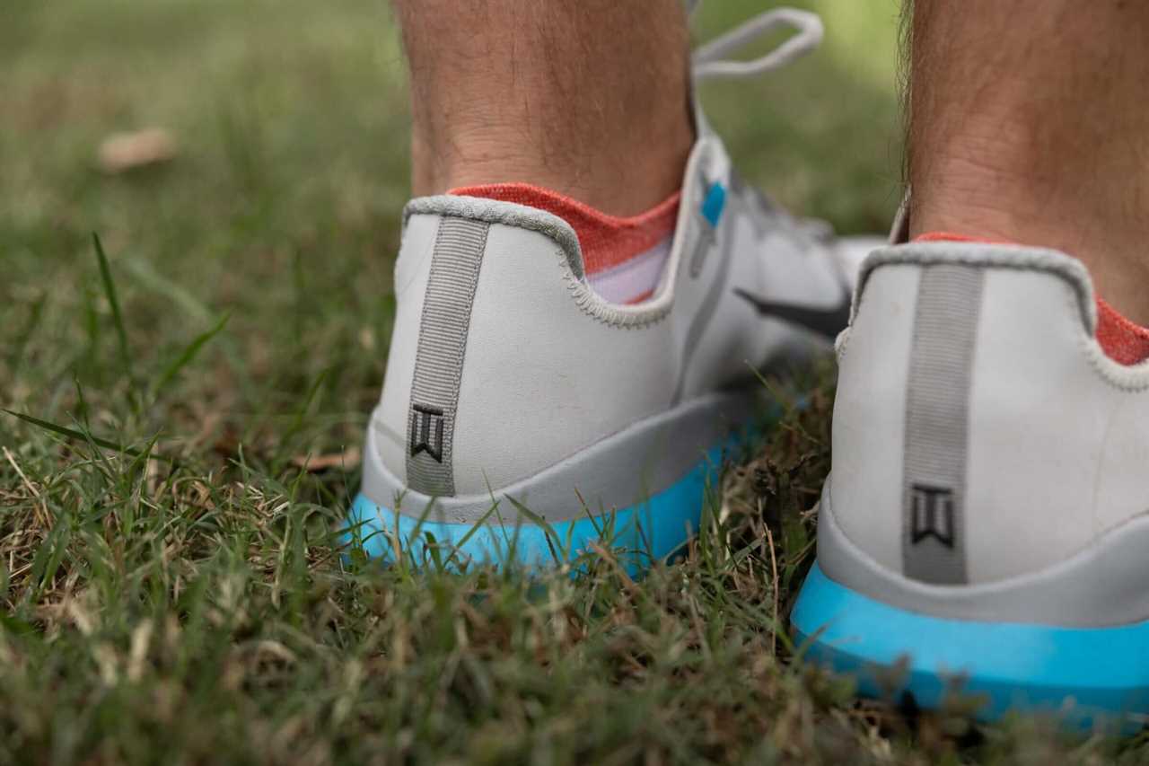 Tiger Woods 13 Nike Golf Shoes Spiked
