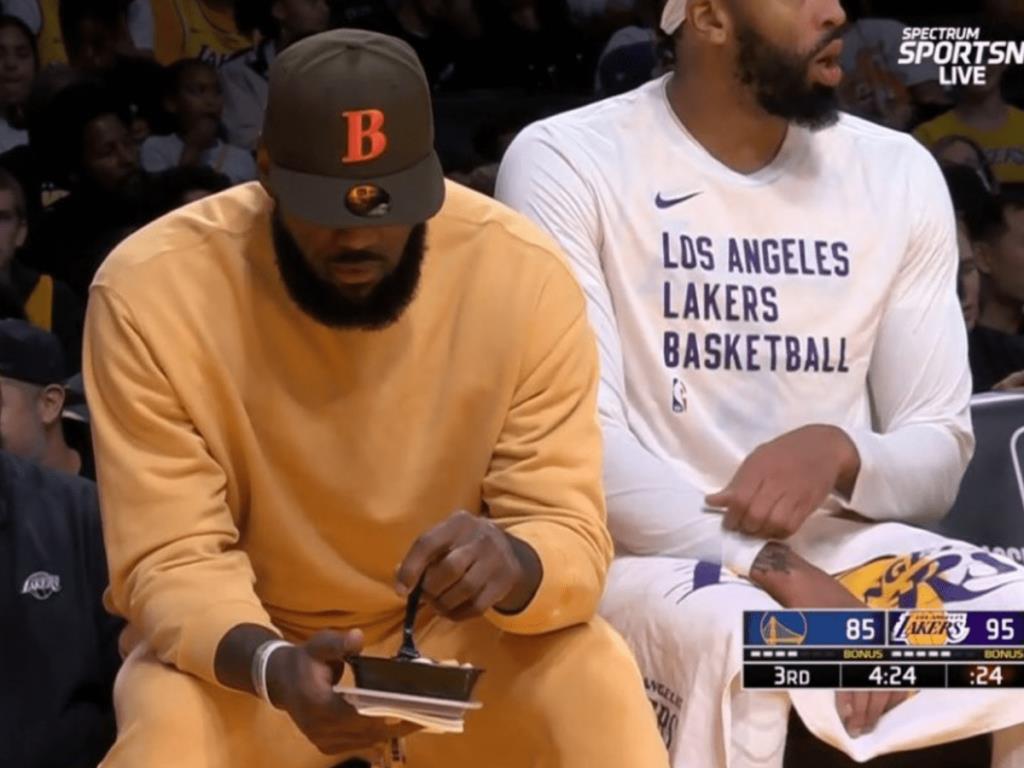 Is Lebron James Actually Left-Handed? The Internet Blows Up (Video)
