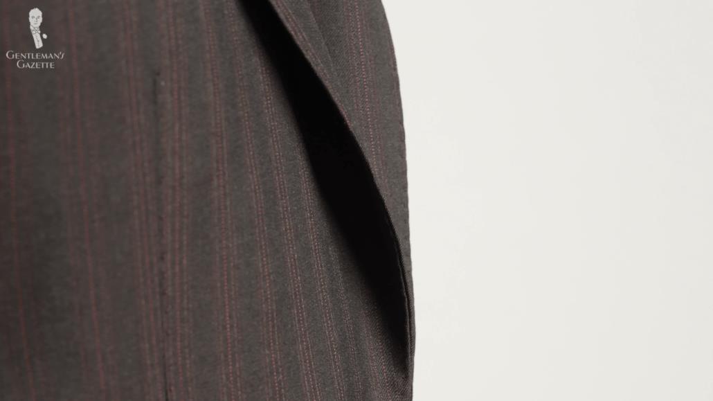 Side view of an excellent lapel roll