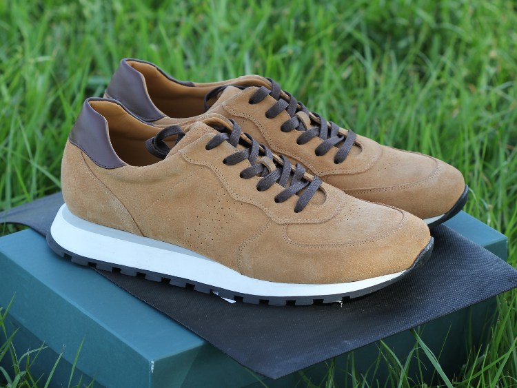 Hockerty Zurich Sneakers In Suede On Grass