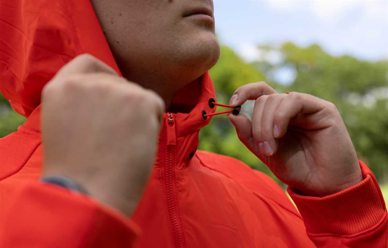 choose your outerwear wisely when playing winter golf.