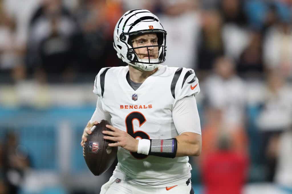 JACKSONVILLE, FLORIDA - DECEMBER 04: Jake Browning #6 of the Cincinnati Bengals throws a pass against the Jacksonville Jaguars during the second quarter at EverBank Stadium on December 04, 2023 in Jacksonville, Florida.
