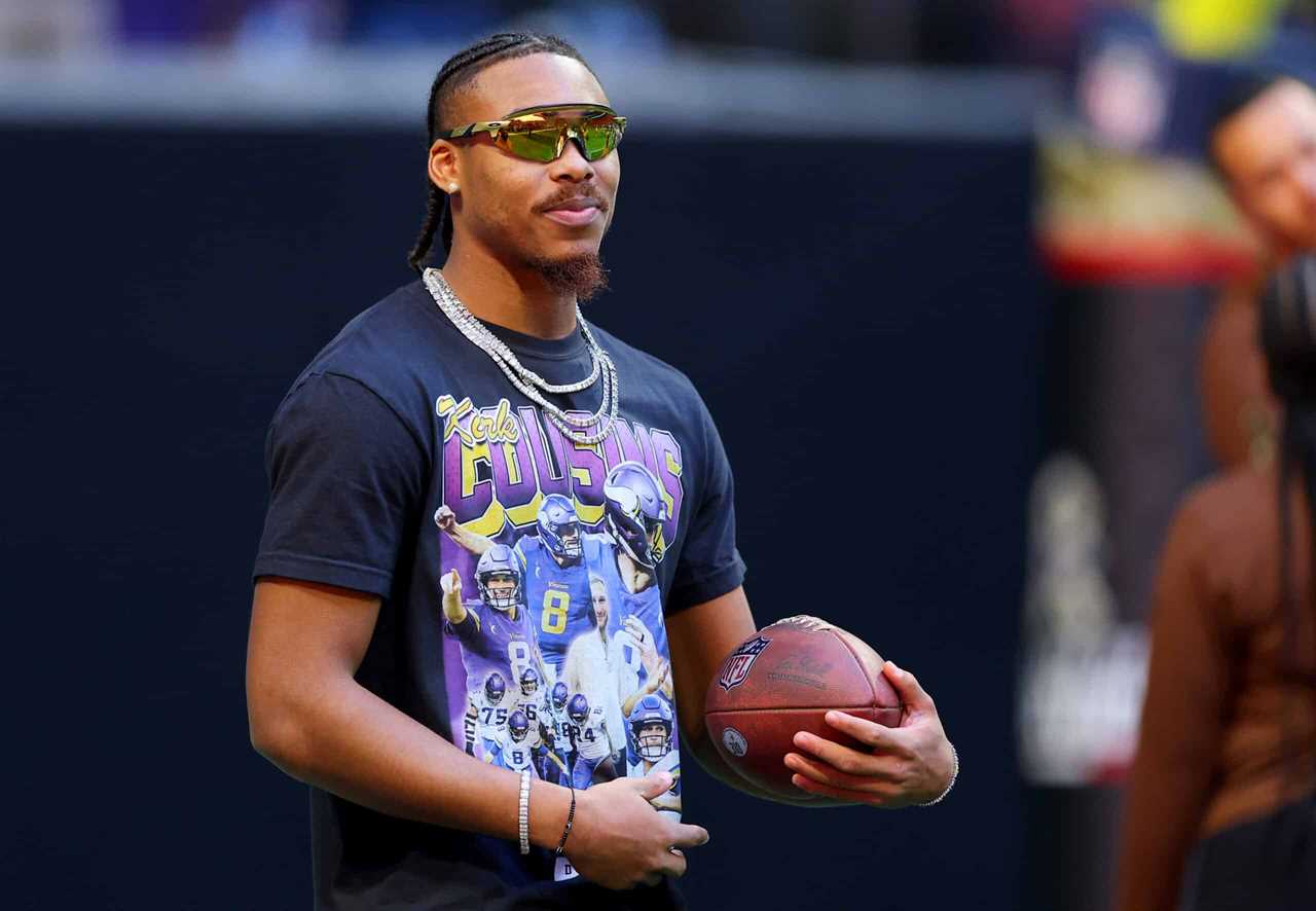 Justin Jefferson #18 of the Minnesota Vikings looks on before the game against the Atlanta Falcons at Mercedes-Benz Stadium on November 05, 2023 in Atlanta, Georgia.