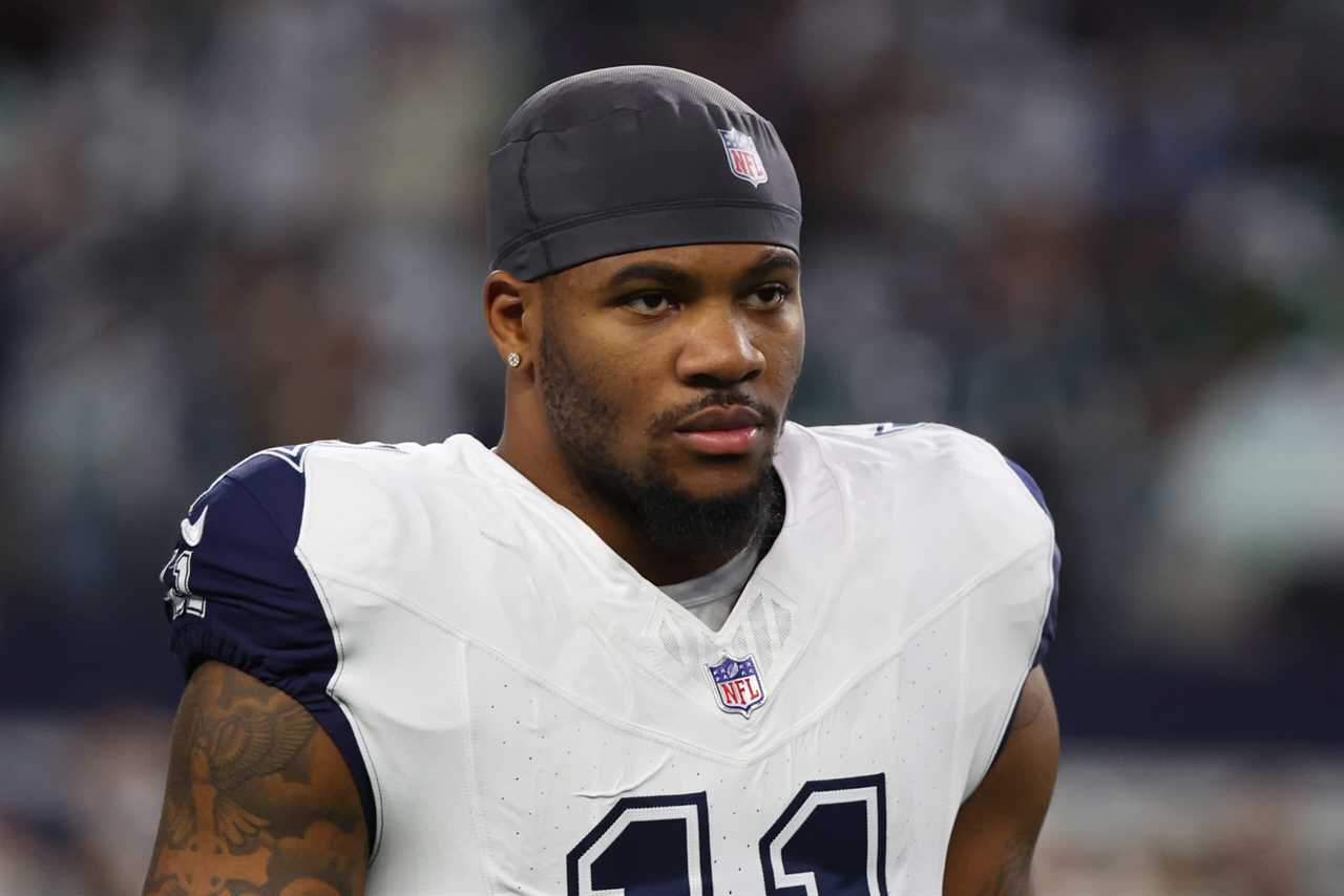 ARLINGTON, TEXAS - DECEMBER 10: Micah Parsons #11 of the Dallas Cowboys warms up prior to a game against the Philadelphia Eagles at AT&T Stadium on December 10, 2023 in Arlington, Texas.