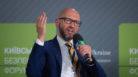 Arseniy Yatsenyuk speaks at the Kiev Security Forum on September 5, 2023