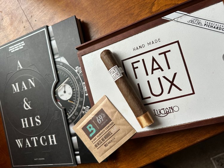 Luciano Fiat Lux On Top Of Cigar Box