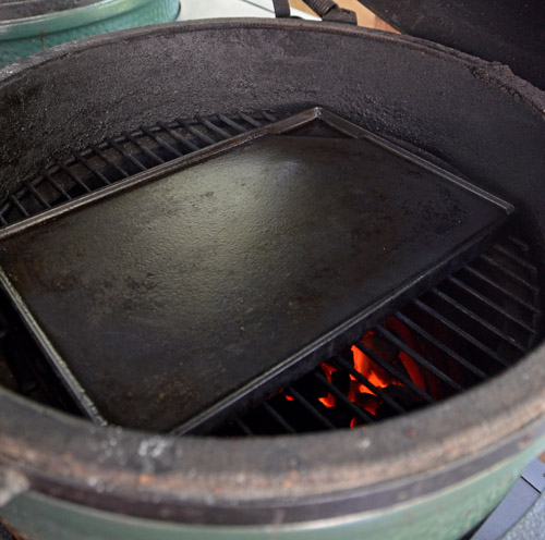Griddle plate on a big green egg kamado grill