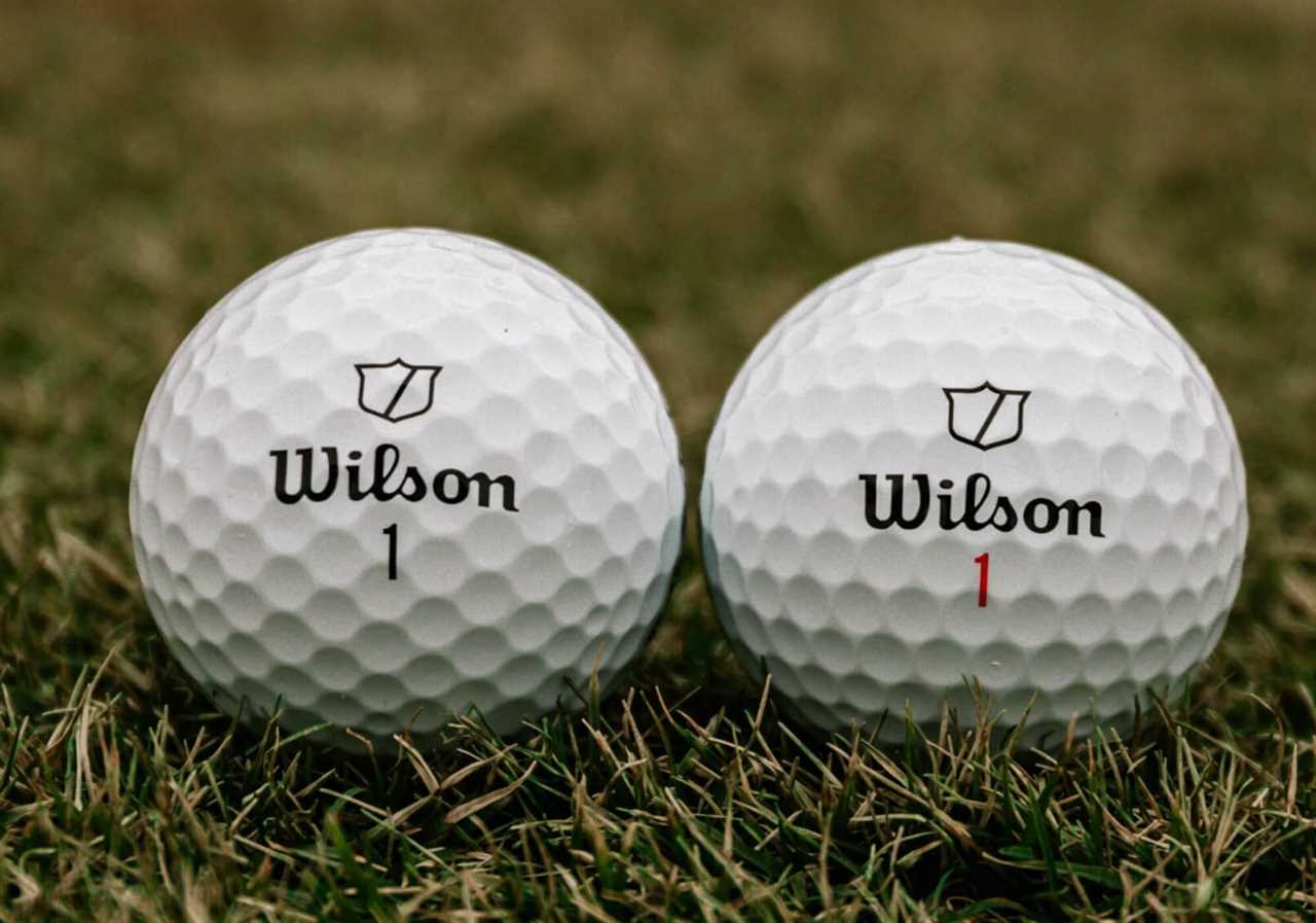 Wilson Staff Model golf balls. 