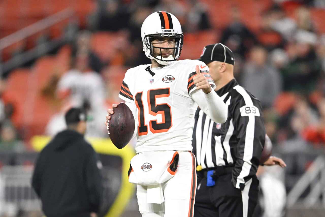 CLEVELAND, OHIO - DECEMBER 28: Joe Flacco #15 of the Cleveland Browns looks on prior to playing the New York Jets at Cleveland Browns Stadium on December 28, 2023 in Cleveland, Ohio