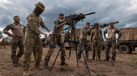 Soldiers from Battle Group Ram and the French Armed Forces in New Caledonia conducting a weapon familiarisation at Townsville Field Training Area in preparation for Exercise Talisman Sabre.