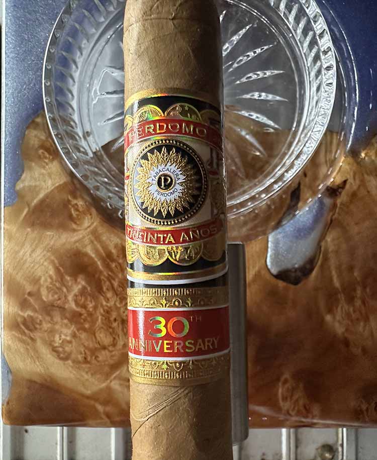 Perdomo 30th Anniversary Connecticut Cigar Review