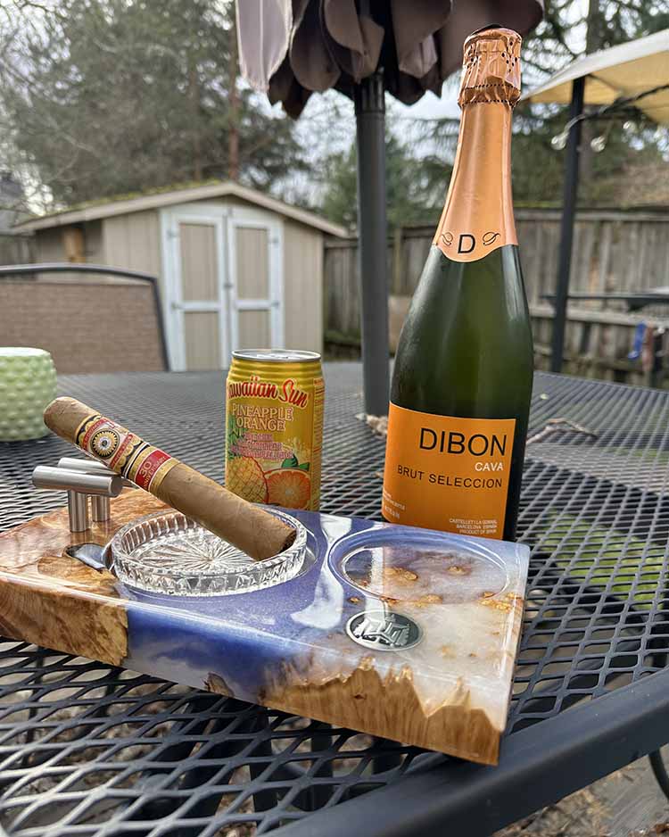 Perdomo 30th Cigar with Cava Brut Bottle