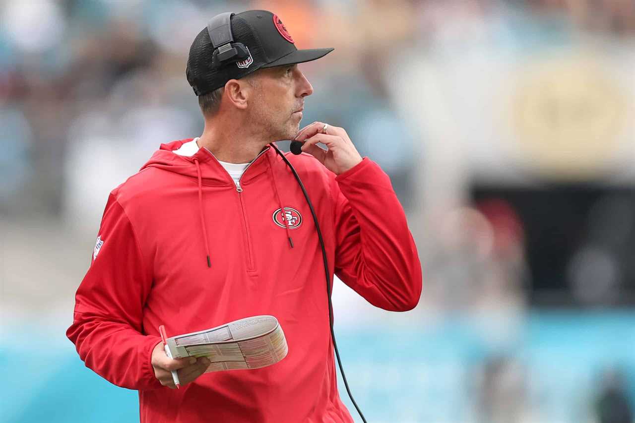 JACKSONVILLE, FLORIDA - NOVEMBER 12: Head coach Kyle Shanahan against the Jacksonville Jaguars during the game at EverBank Field on November 12, 2023 in Jacksonville, Florida.