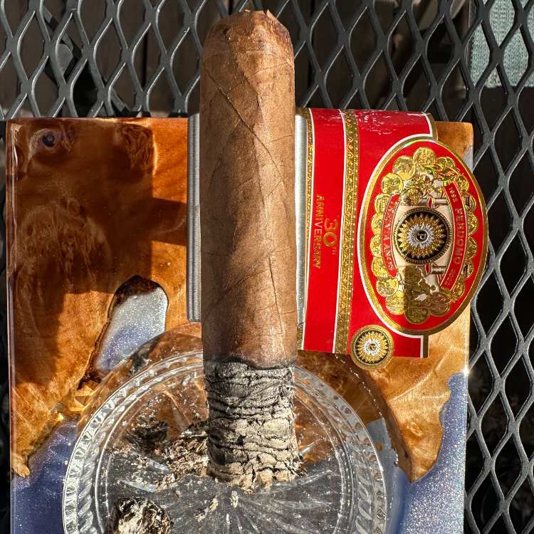 Cigar Review Of Perdomo 30th Sungrown