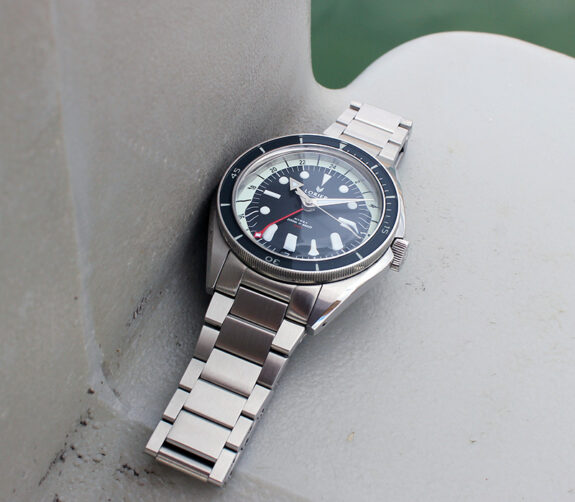 In Review: The Lorier Hydra GMT Automatic 41mm Dive Watch