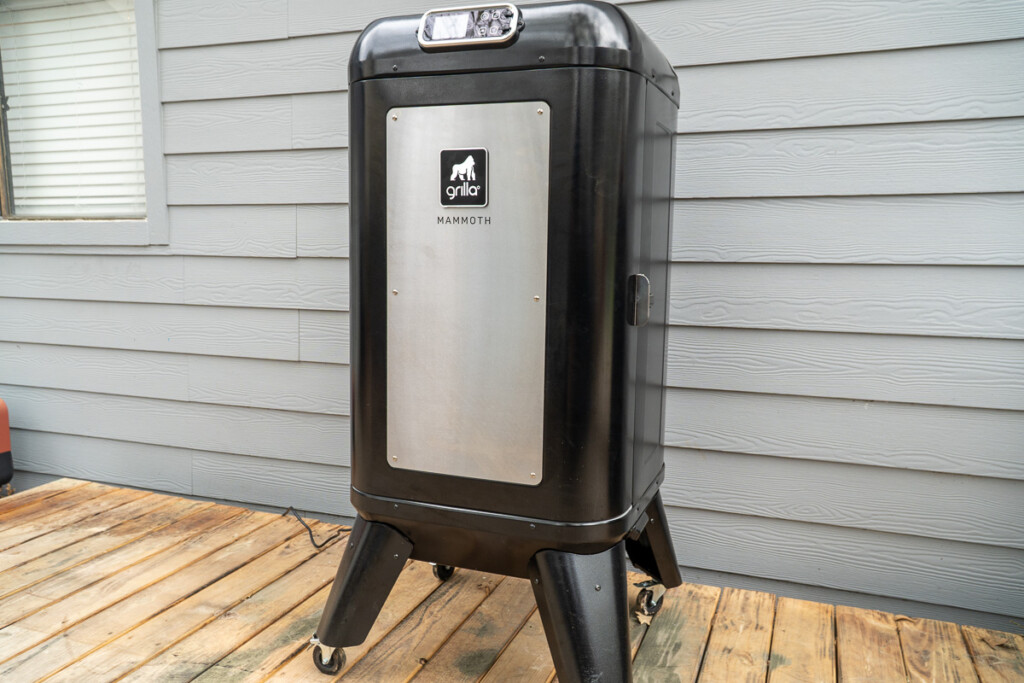 Vertical smoker