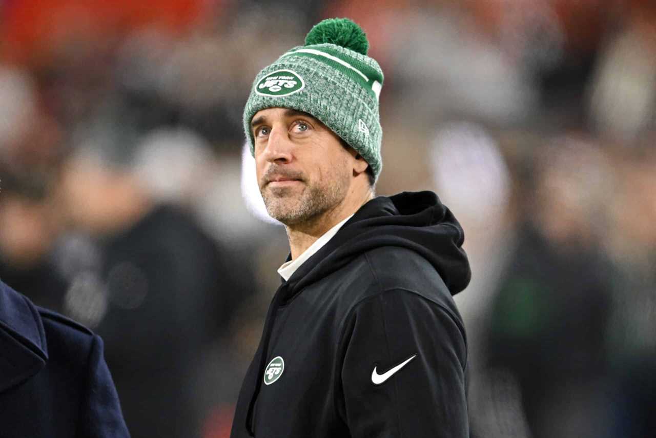 CLEVELAND, OHIO - DECEMBER 28: Aaron Rodgers #8 of the New York Jets looks on prior to playing the Cleveland Browns at Cleveland Browns Stadium on December 28, 2023 in Cleveland, Ohio.