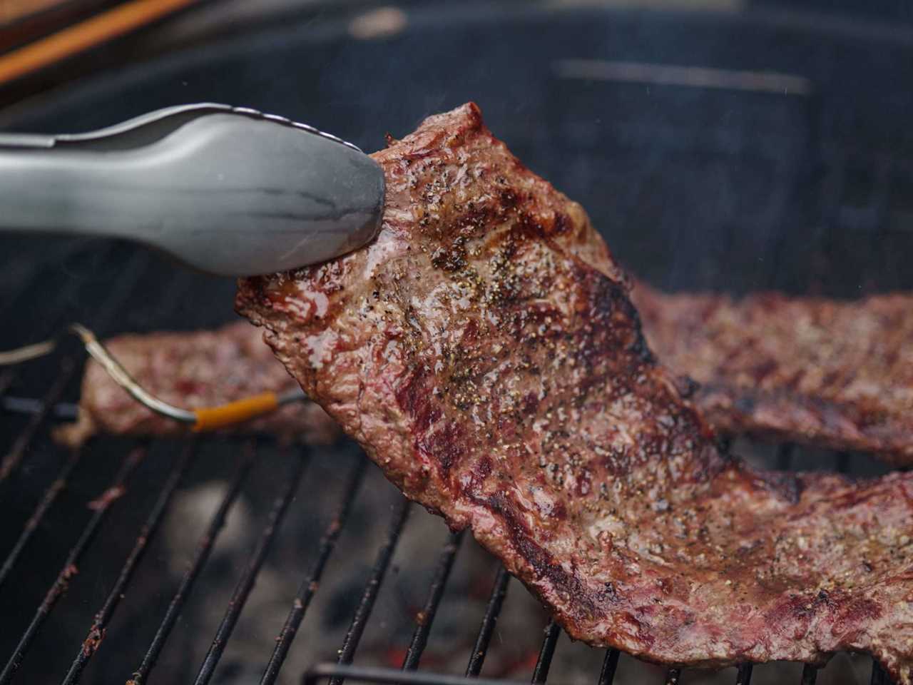 Grilling-hanger-steaks