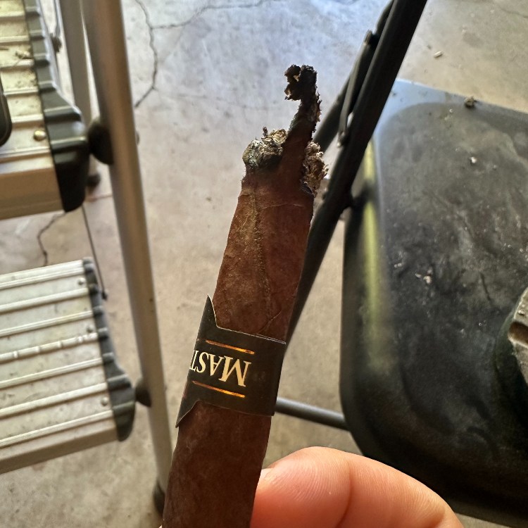 Toscano Cigar Burn Quality Ash Stack