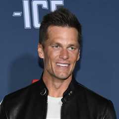 Viral Photo Shows Tom Brady With Notable NFL Rookies