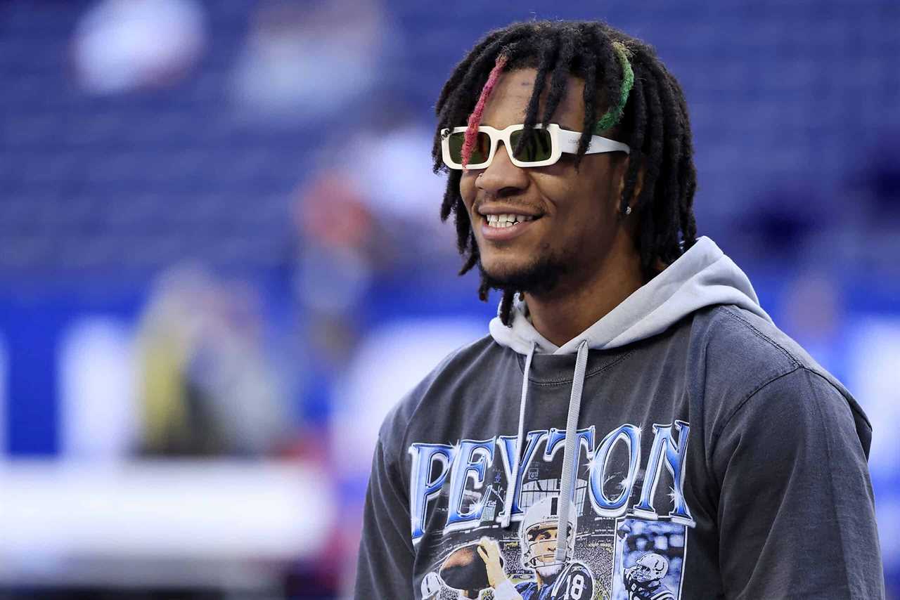 INDIANAPOLIS, INDIANA - OCTOBER 22: Anthony Richardson #5 of the Indianapolis Colts walks the field before the game against the Cleveland Browns at Lucas Oil Stadium on October 22, 2023 in Indianapolis, Indiana.