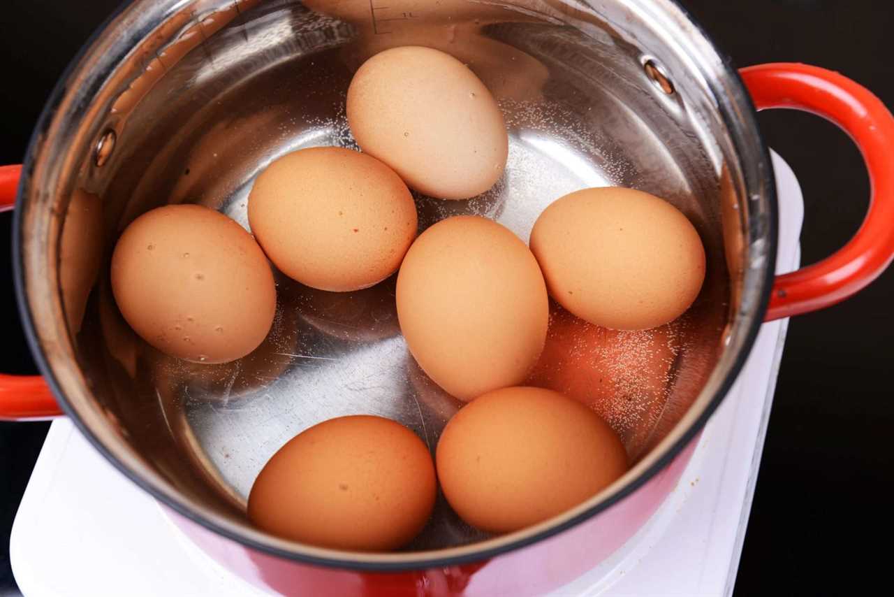 Boiling eggs