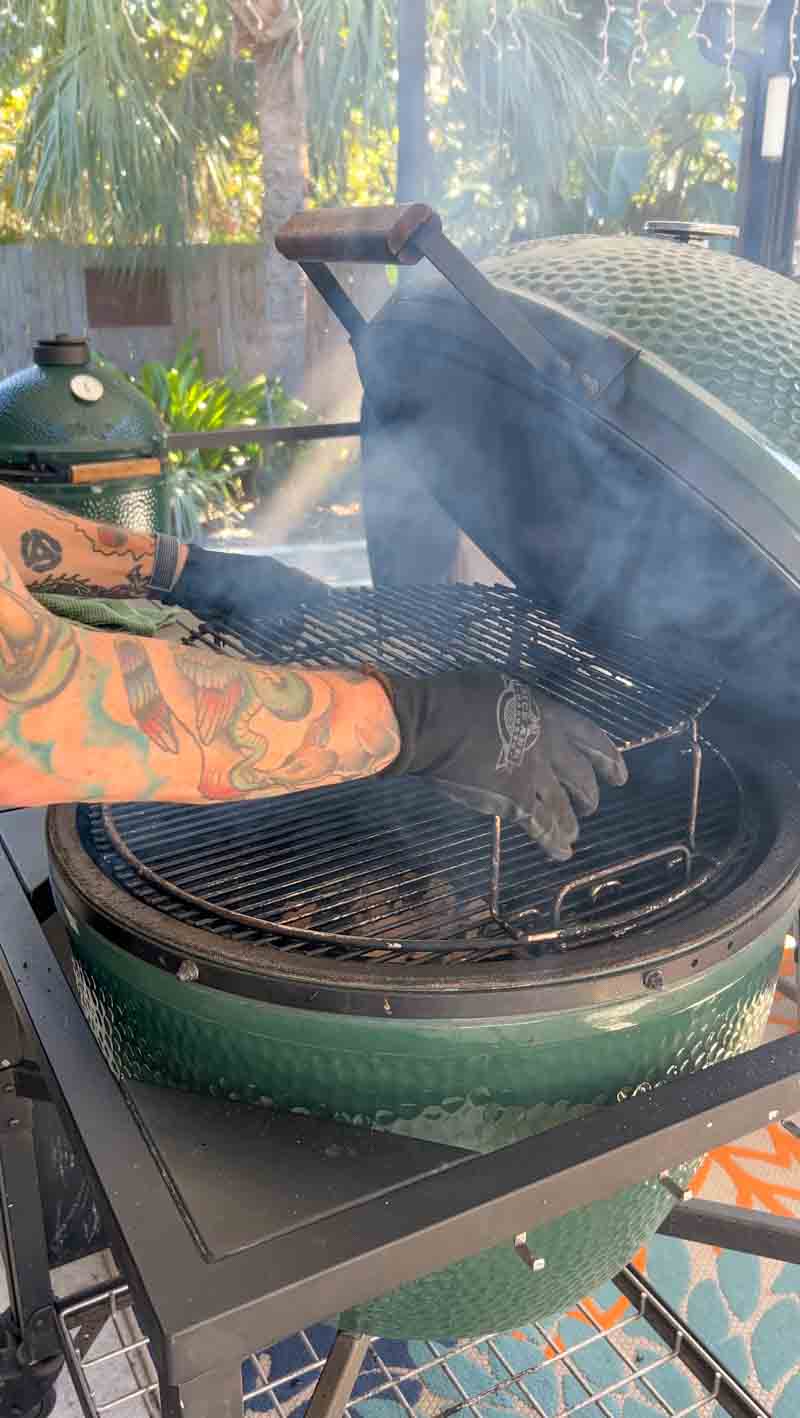 Big Green Egg Smoked Chicken with White Sauce