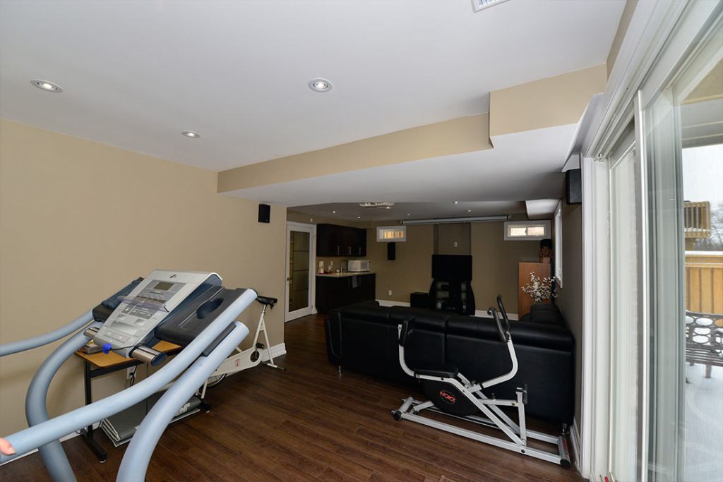 gym in basement oshawa