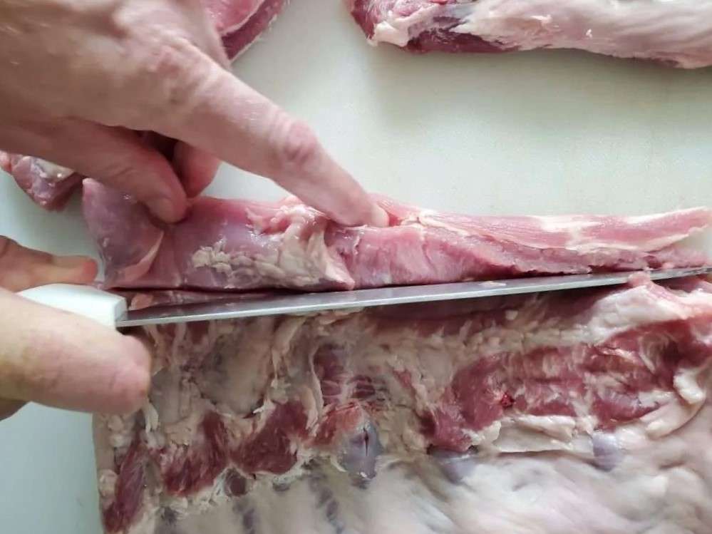 removing top of spare ribs