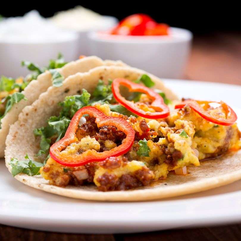 blackstone-chorizo-breakfast-tacos-featured