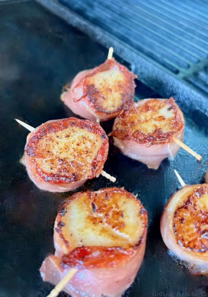 Grilled Scallops Recipe on a Cast Iron Griddle