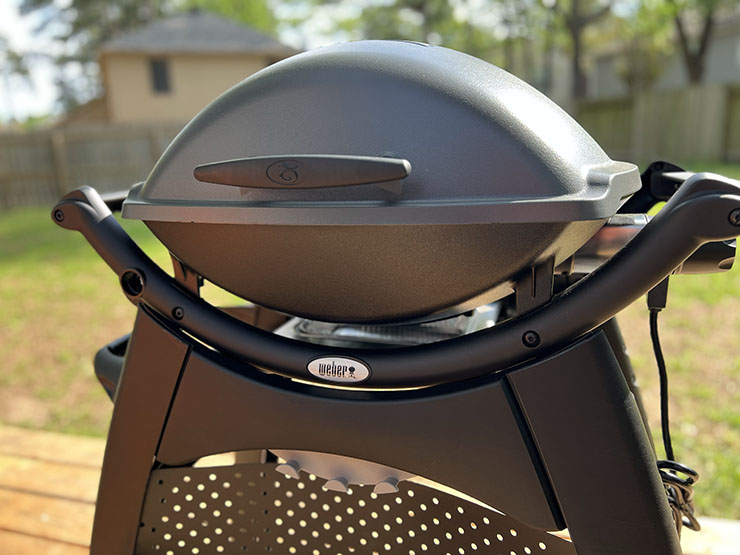 Weber Q2400 grill