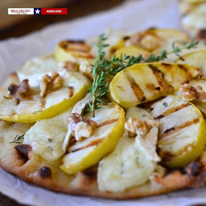 brie-and-apple-pizza