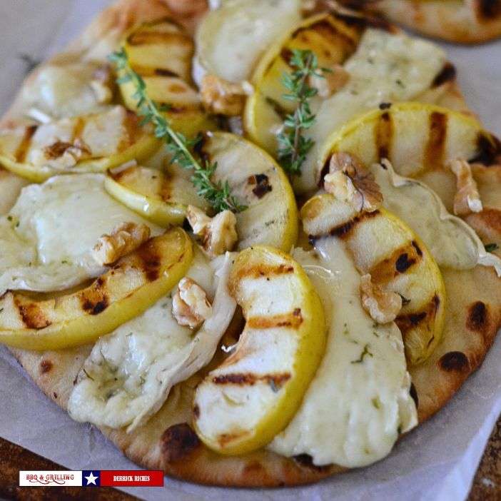 brie-and-apple-pizza