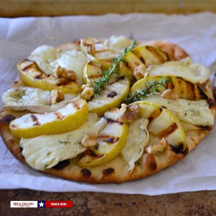 brie-and-apple-pizza