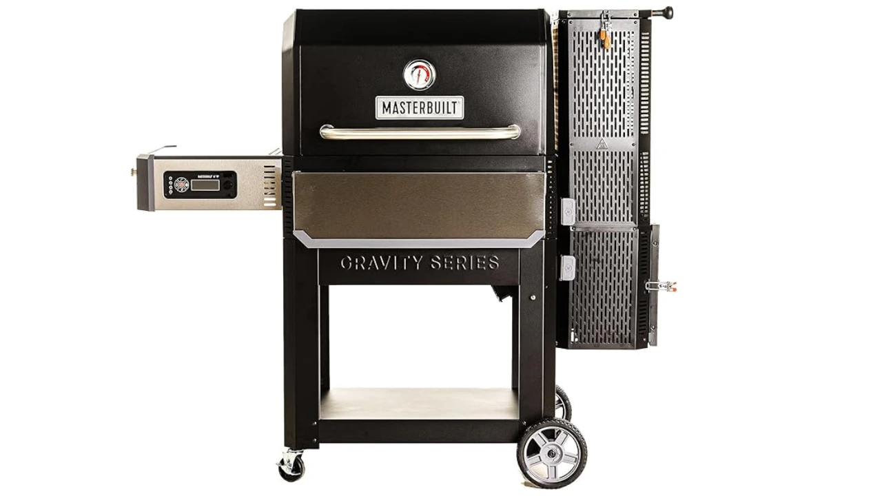 Masterbuilt gravity series 1050 Digital Smoker and Charcoal Grill 