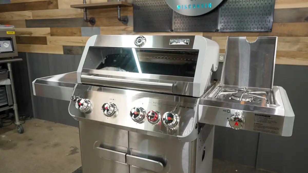 Monument Grills Mesa 415BZ 4 Burner Propane Grill