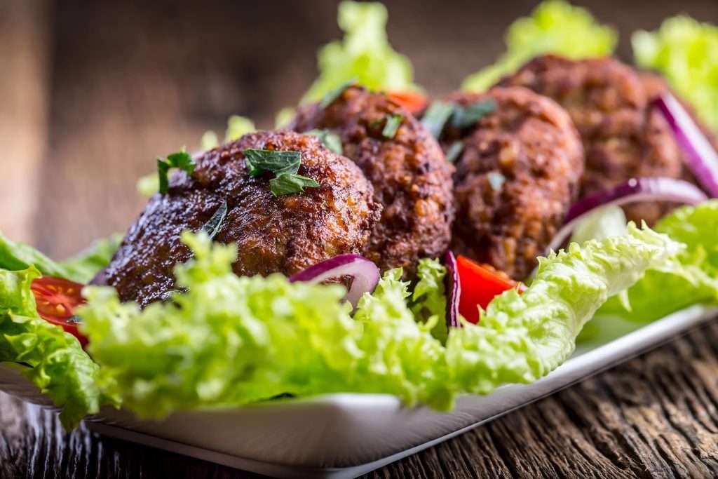 Rissole-plated-with-salad