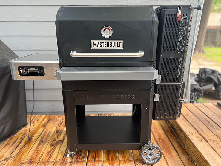 Masterbuilt Gravity 1050 charcoal grill